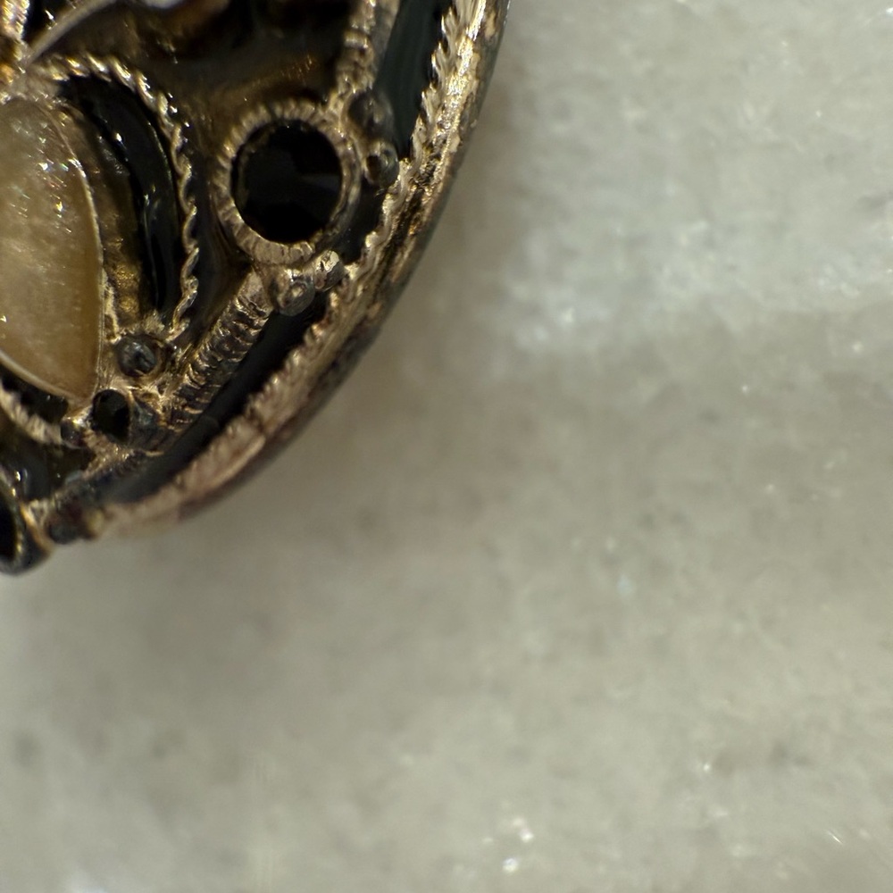 Gripoix 100% authentic Chanel  Black and Gold Button - Picture 3 of 9